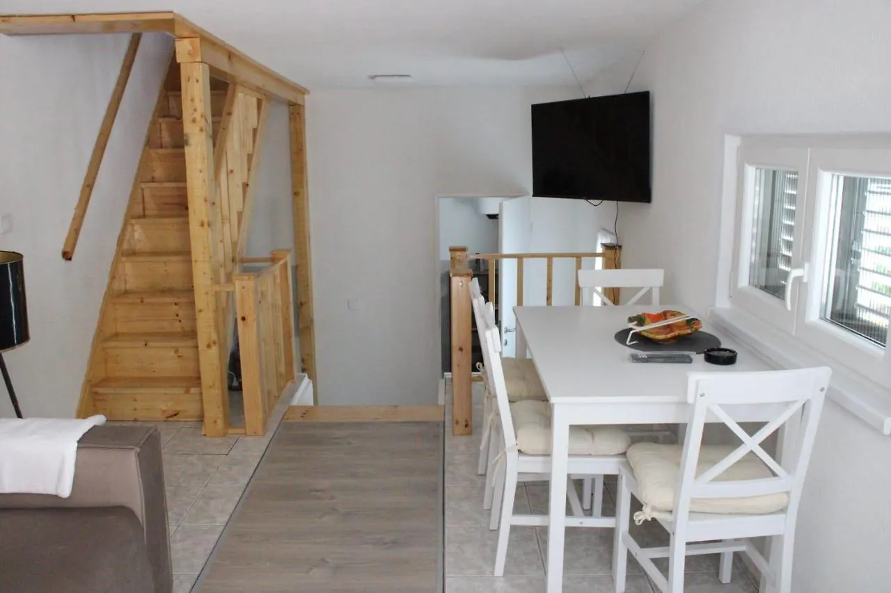 Zefir Apartments Premantura