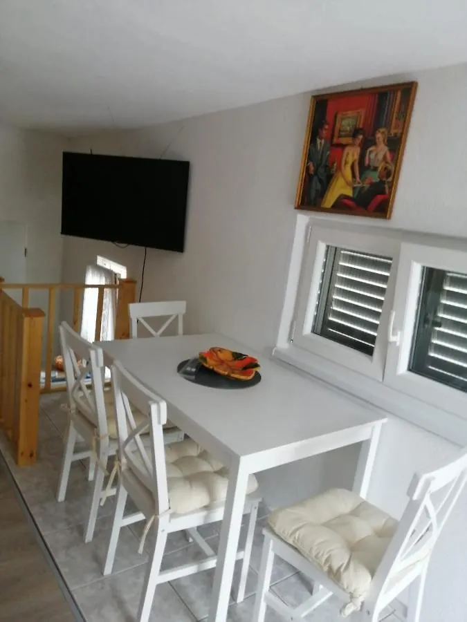 Zefir Apartments Premantura